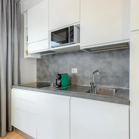Palace Luxury Apartment *