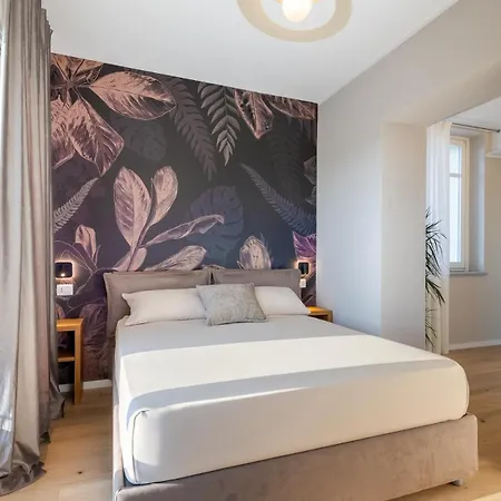 Palace Luxury Apartment