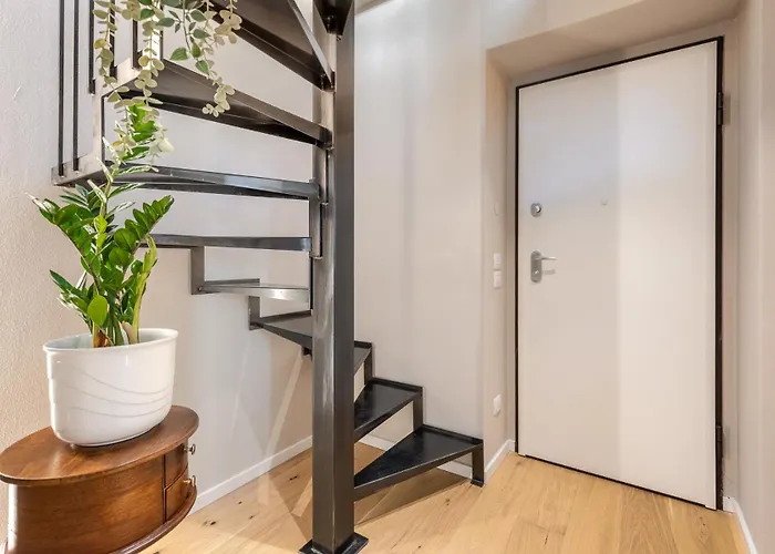 Palace Luxury Apartment *